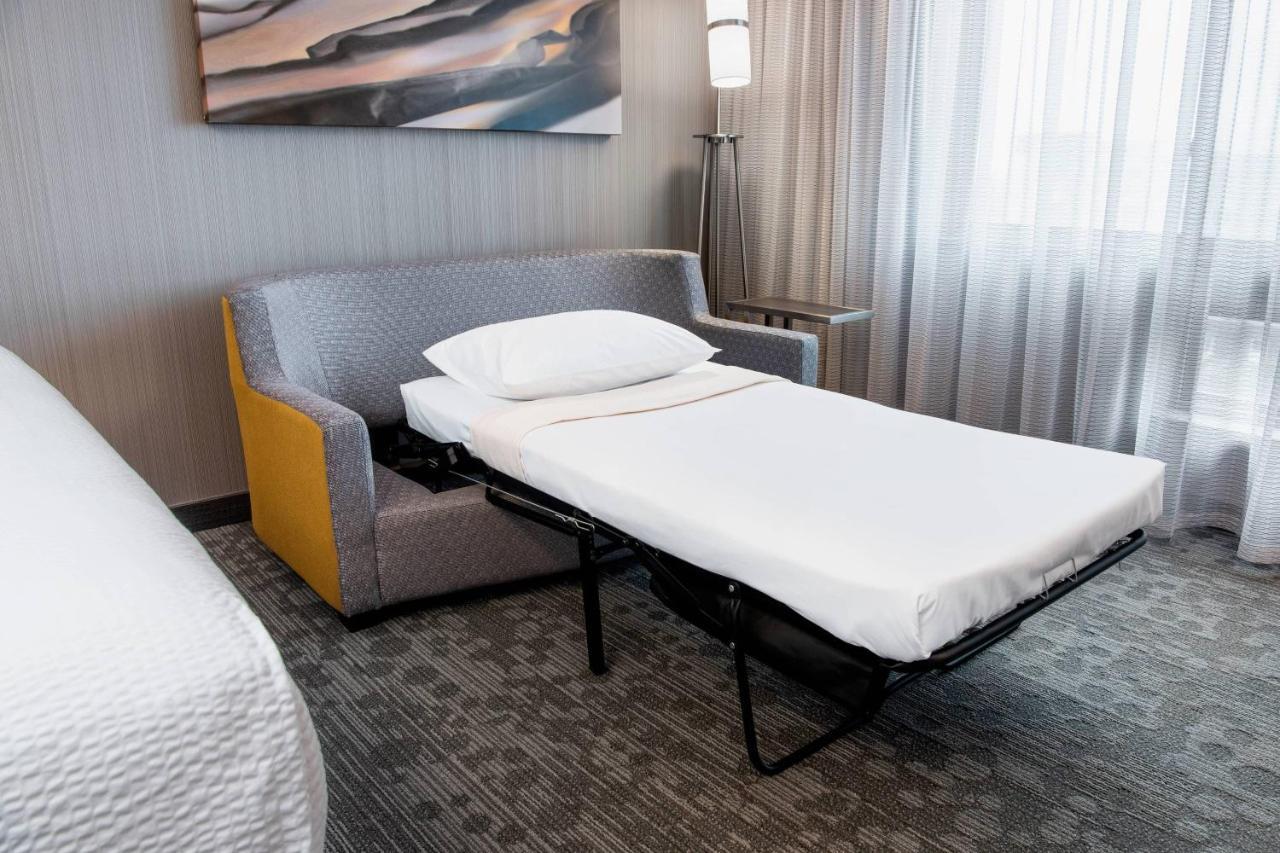Courtyard By Marriott Edmonton West Exterior foto