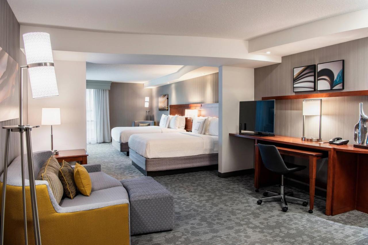 Courtyard By Marriott Edmonton West Exterior foto