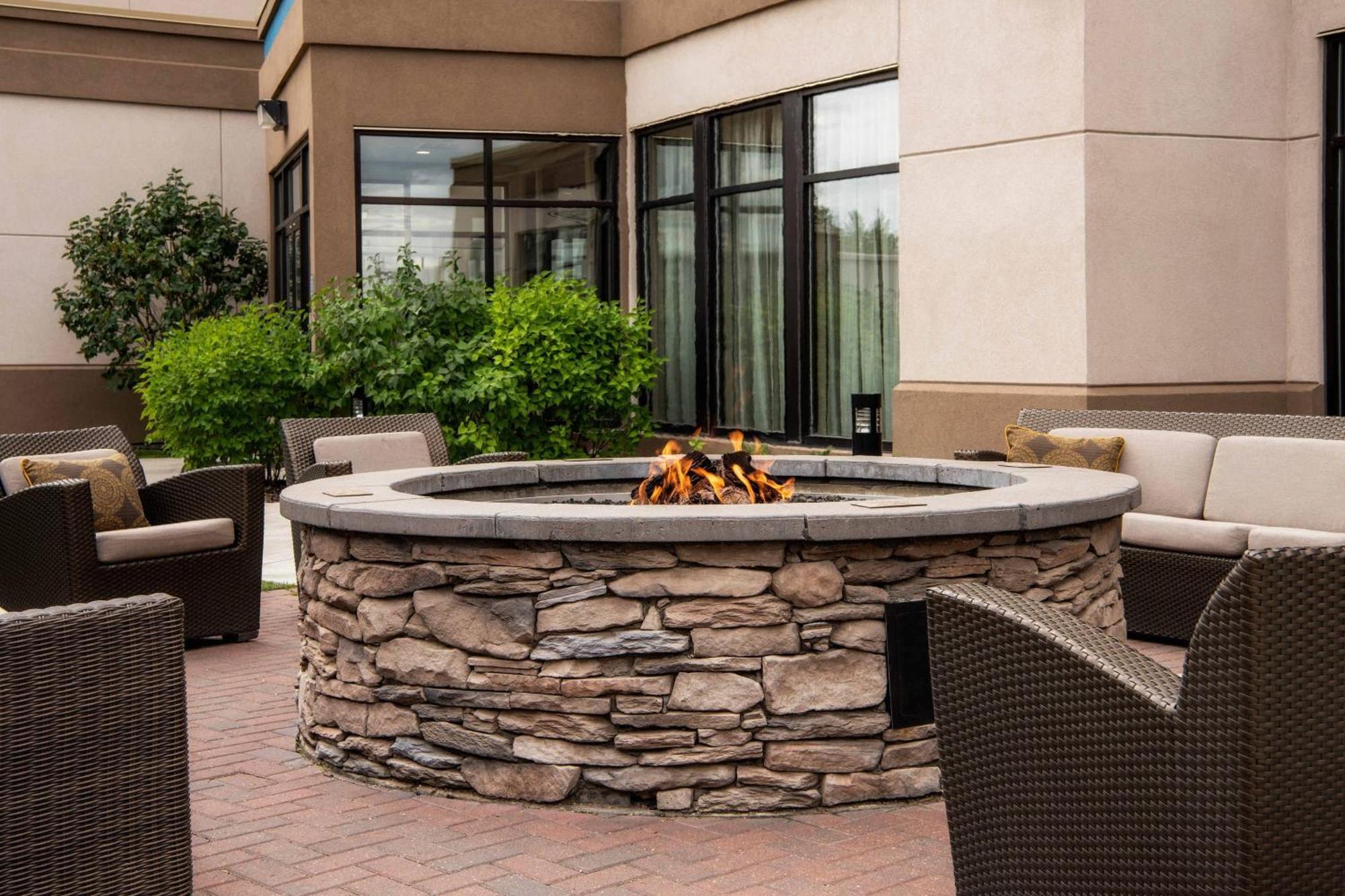 Courtyard By Marriott Edmonton West Exterior foto