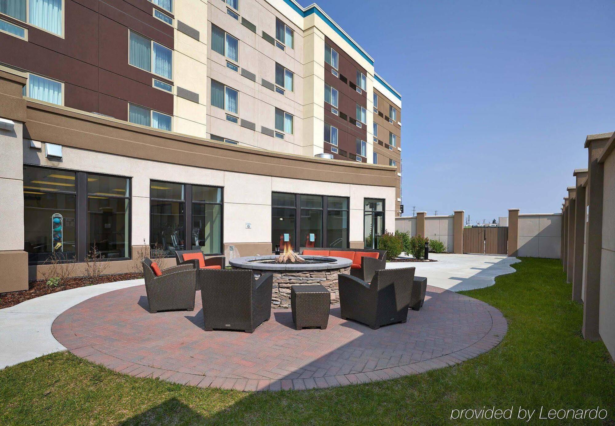 Courtyard By Marriott Edmonton West Exterior foto